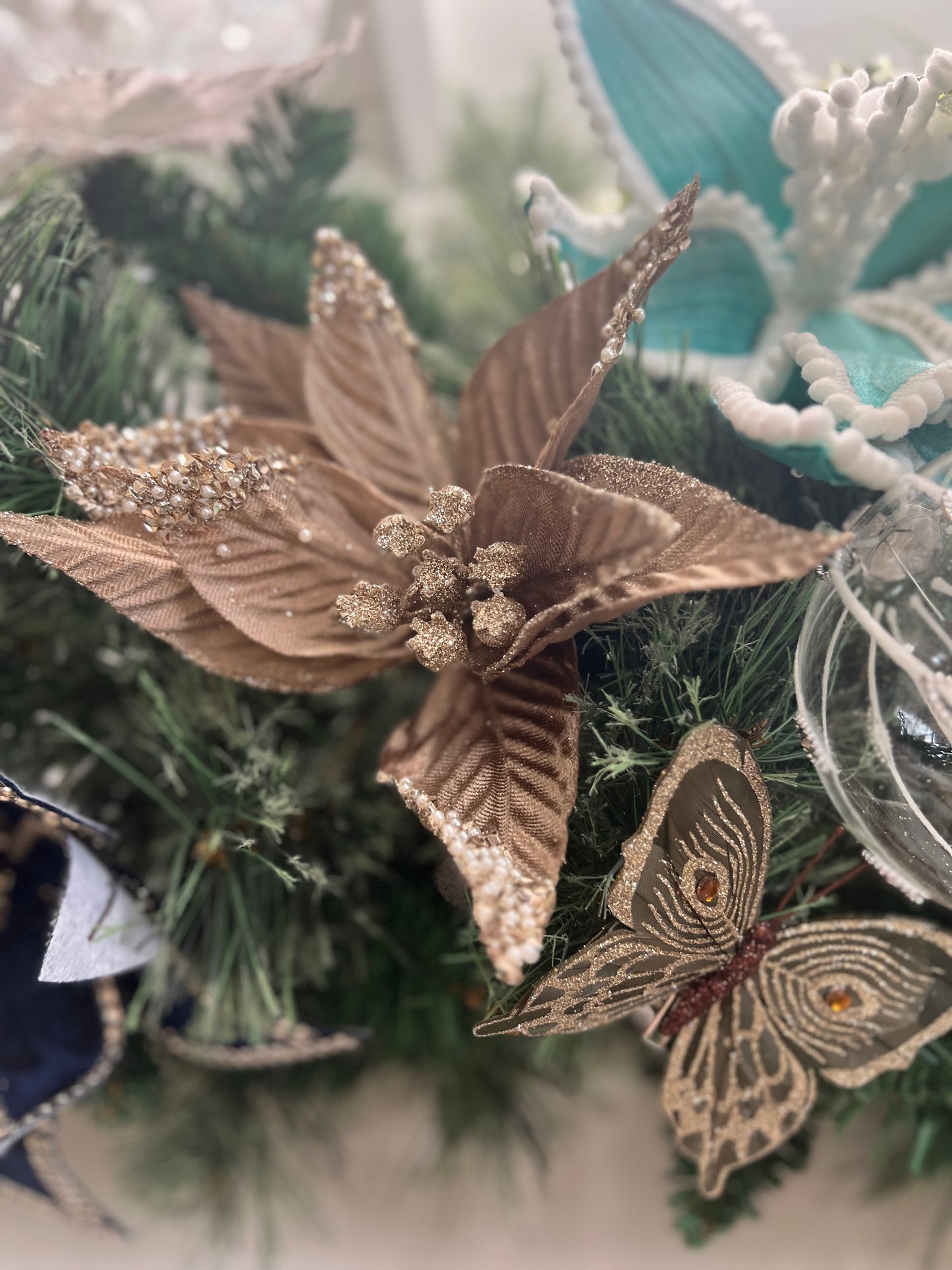 Clip On Poinsettia