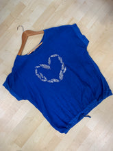 Load image into Gallery viewer, Sequin Heart Tee 90190
