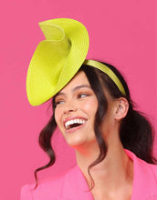 Load image into Gallery viewer, Alexia Fascinator
