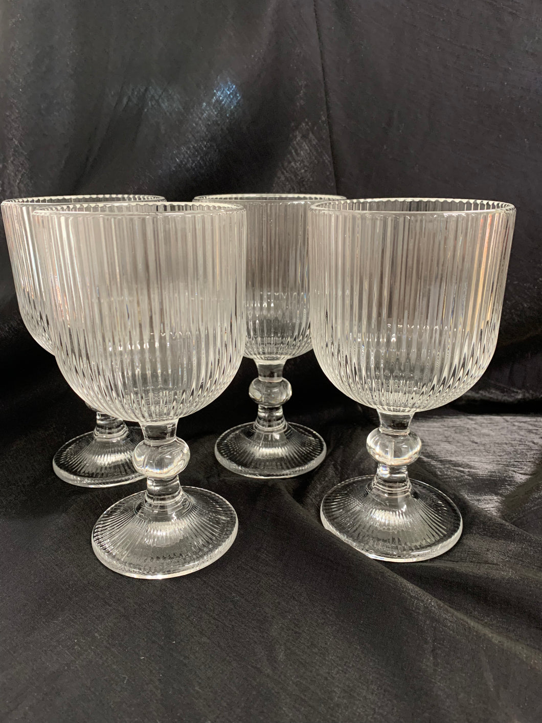 Clear Ribbed Wine Glass