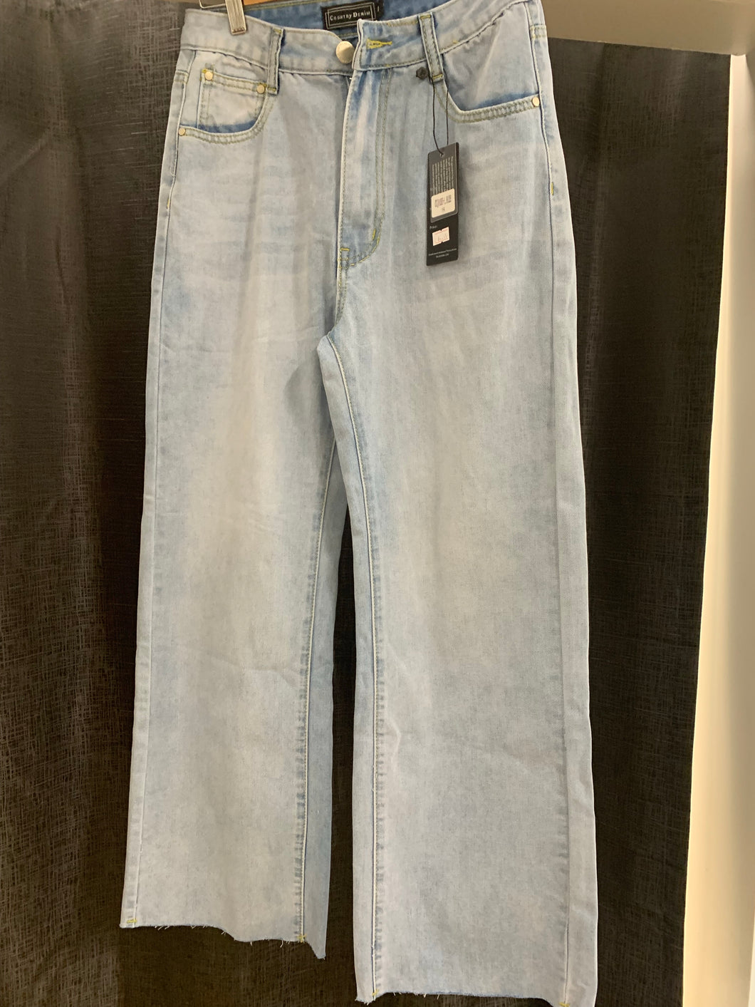 Wide crop denim Jeans. 1135 *