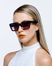 Load image into Gallery viewer, Onassis Sunglasses

