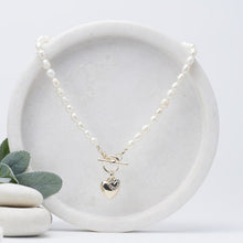 Load image into Gallery viewer, Lilly Co Pearl necklace with Charm L1750  L1751
