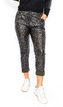 Load image into Gallery viewer, Slick Leopard Jeggings
